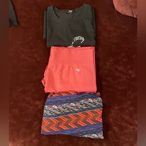 (Lot of 3) Pre Own Mixed Forever 21 Unique Creative Shirt Tops & Leggings 2X/3X